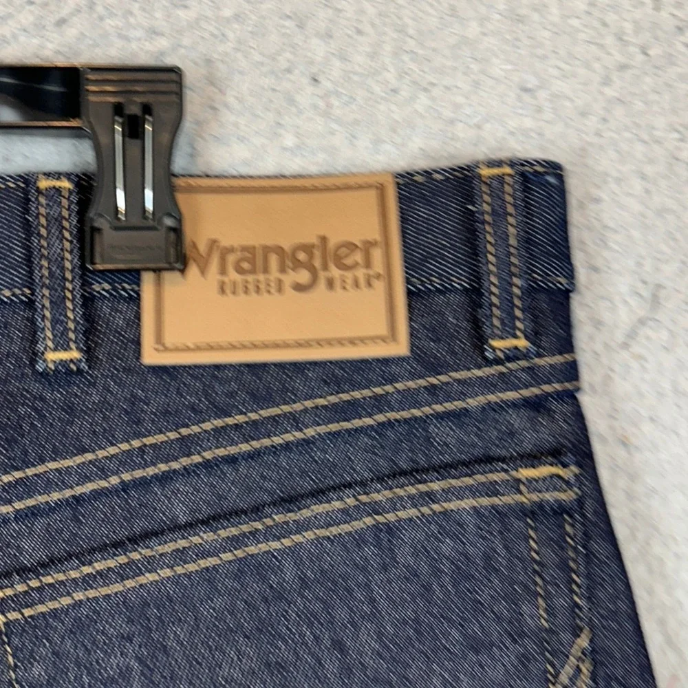 Wrangler Rugged Wear Jeans Mens 40X32 Blue Straight Leg Dark Wash Denim  Pants